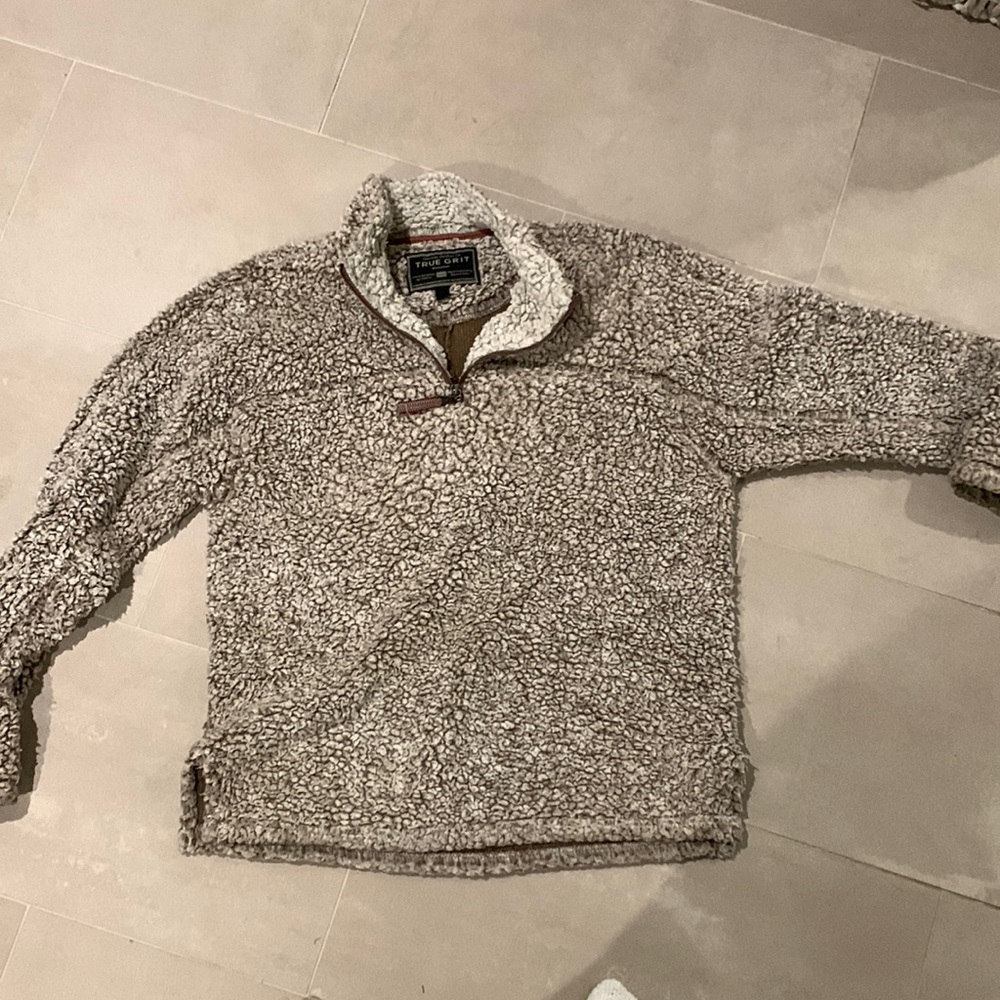 True grit size medium like new